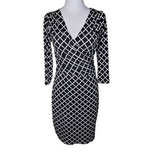 White House Black Market V-Neck 3/4 Sleeve Dress